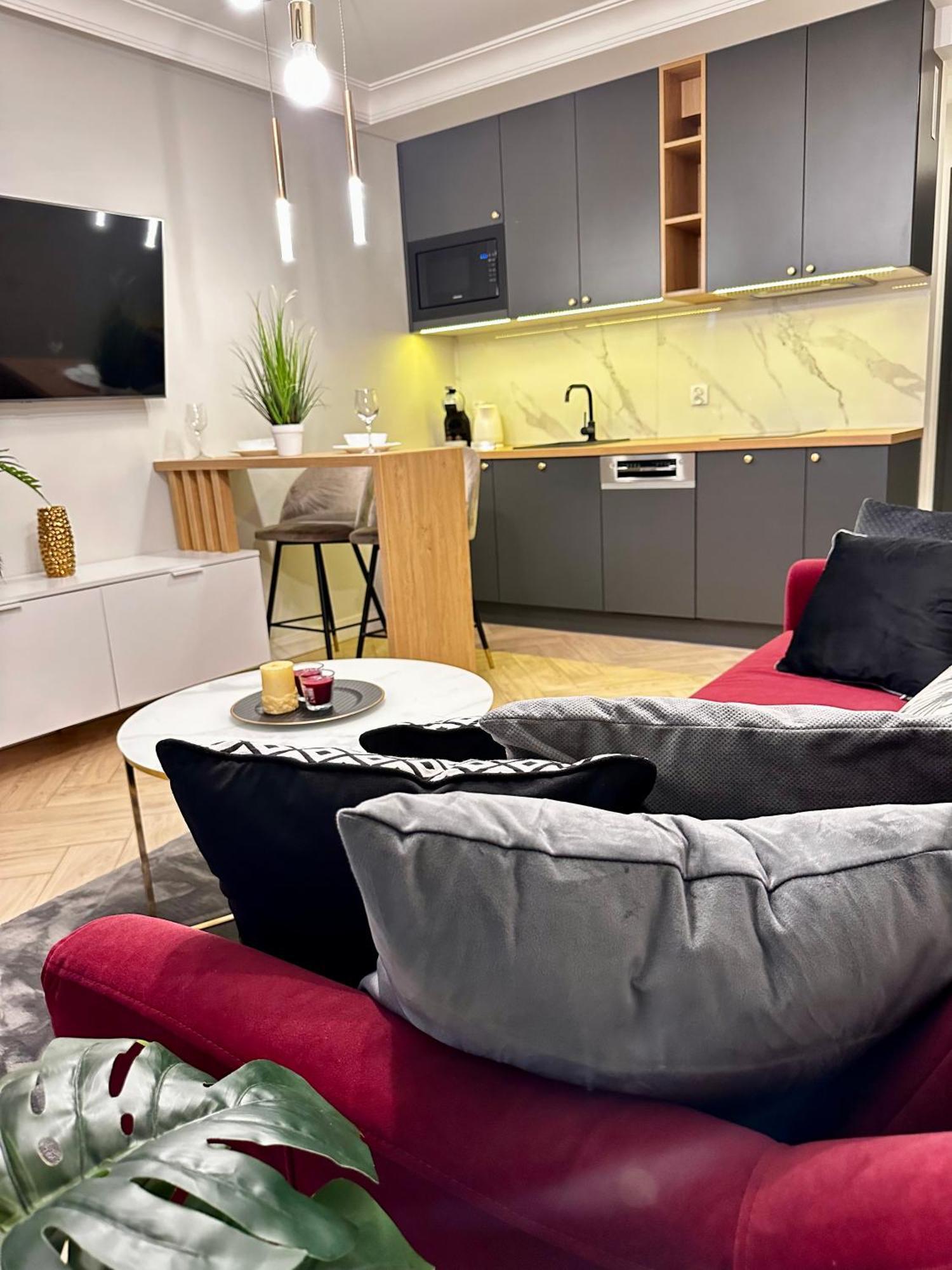 Apartamenty Kielce- Apartament Szmaragd Przy Zalew Kielecki, Faktura, Parking, Centrum Dış mekan fotoğraf